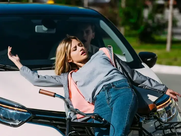 Lyft injury claim lawyer meeting client after collision near Mark Coronado Park in Surprise